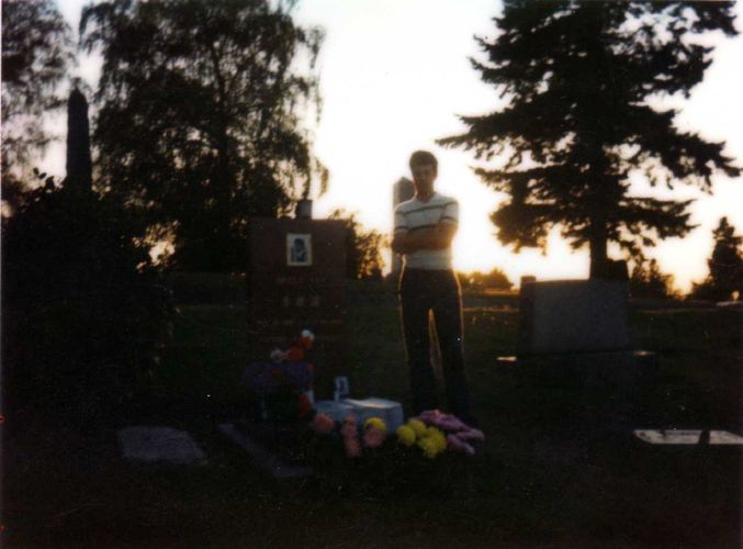 Bruce Lees grave in Seattle 1978 - The single most influential martial artist for me personally and FMS